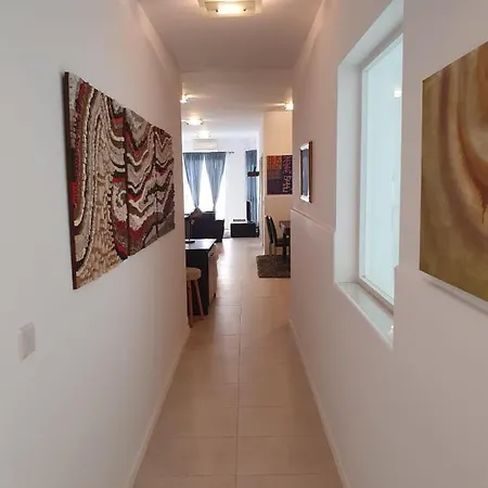 Διαμέρισμα Modern In Swieqi Malta *